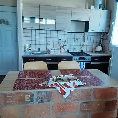 דירה A Varos Felett אגר